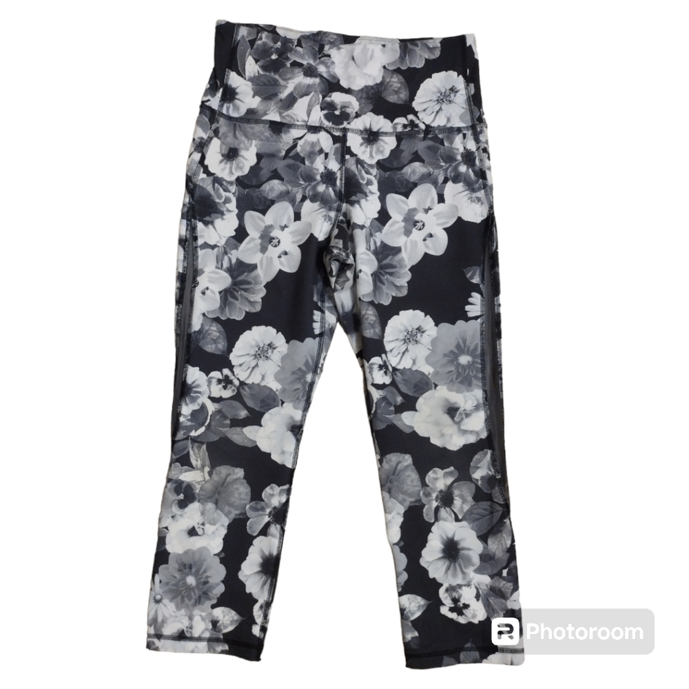 Old Navy Floral Active Go Dry Capri Leggings